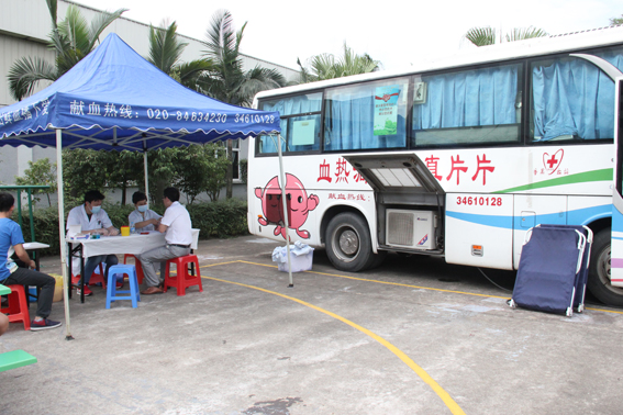 pa集团官网入口员工参加无偿献血活动，用爱心为生命加油